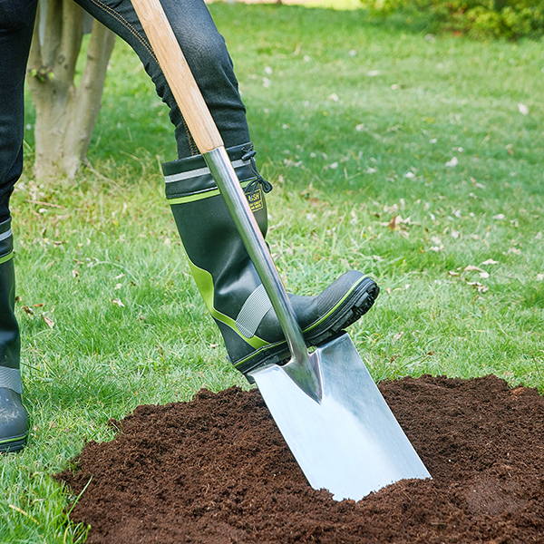 Stainless Steel Digging Spade In-Use Image Stainless Steel Digging Spade - Image 3