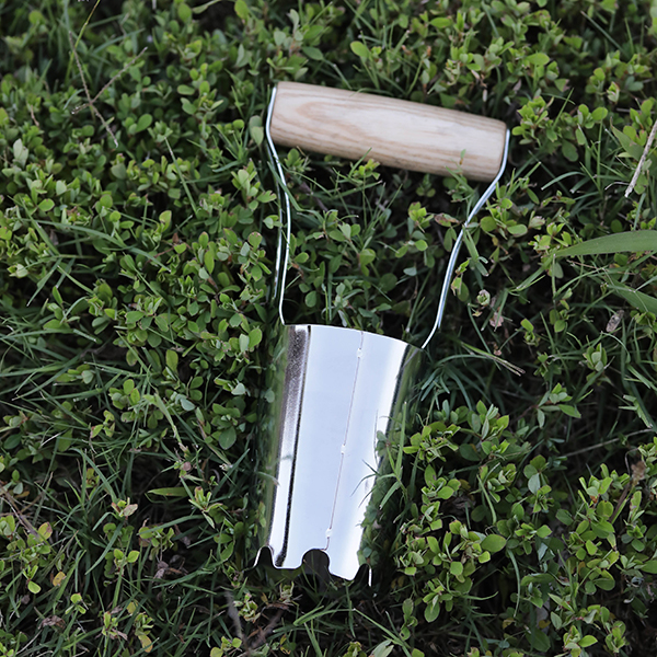 Carbon Steel Hand Bulb Planter (Chrome Plated) In-Use Image 1 Carbon Steel Hand Bulb Planter (Chrome Plated) - Image 3