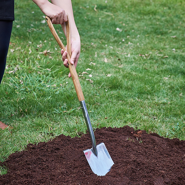 Stainless Steel Kids Digging Spade In-Use Image Stainless Steel Kids Digging Spade - Image 2