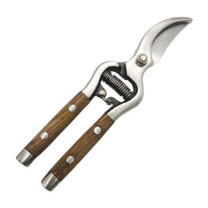 Wooden Handled Bypass Secateurs